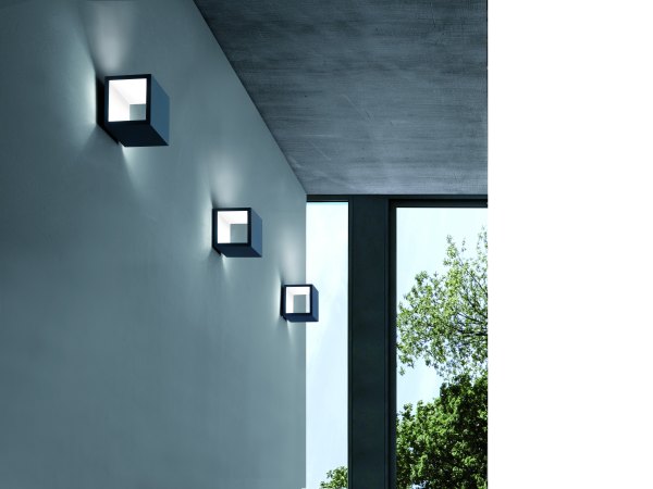 Exhibition piece - Icone Cubo LED wall/ceiling luminaire titanium / white, dimmable