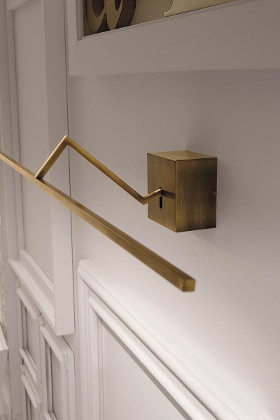 Icone Zeta adjustable LED wall and picture light gold matt