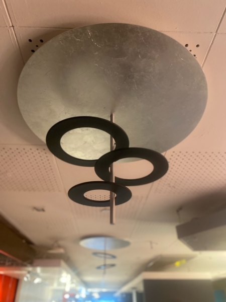 Icone_Luce_Hulahoop_P3NEOT27k_Ausstellung_lampen_Schubert_moenchengladbach_aachen